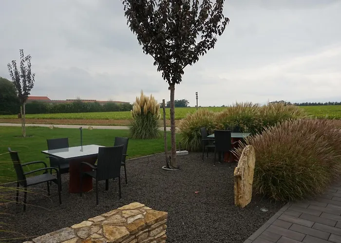 2 Im Kirschbluetenhof