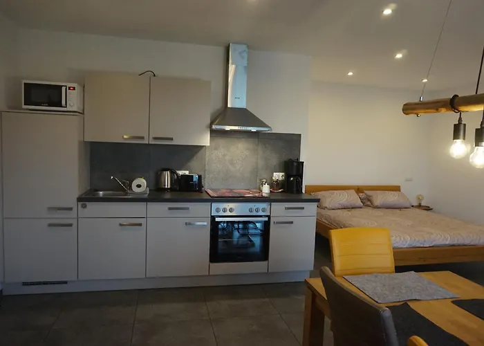 2 Im Kirschbluetenhof * אינגלהיים אם ריין