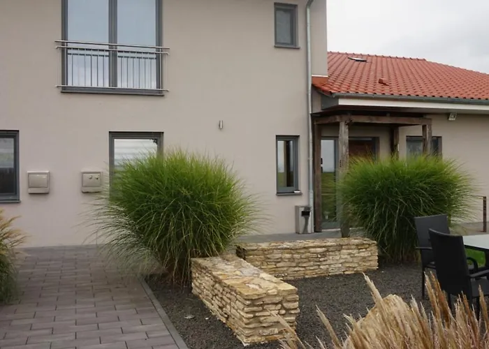 2 Im Kirschbluetenhof